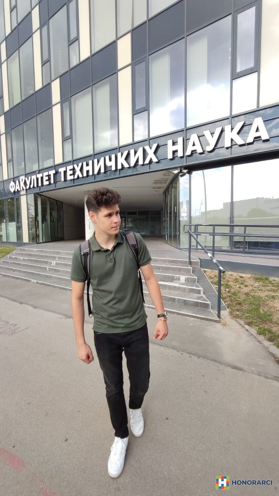 Student Softverskog inženjerstva na FTN-u u Novom Sadu, nudim privatne časove matematike za osnovce i srednjoškolce, sa fokusom na pripremu prijemnog i maturskog ispita.